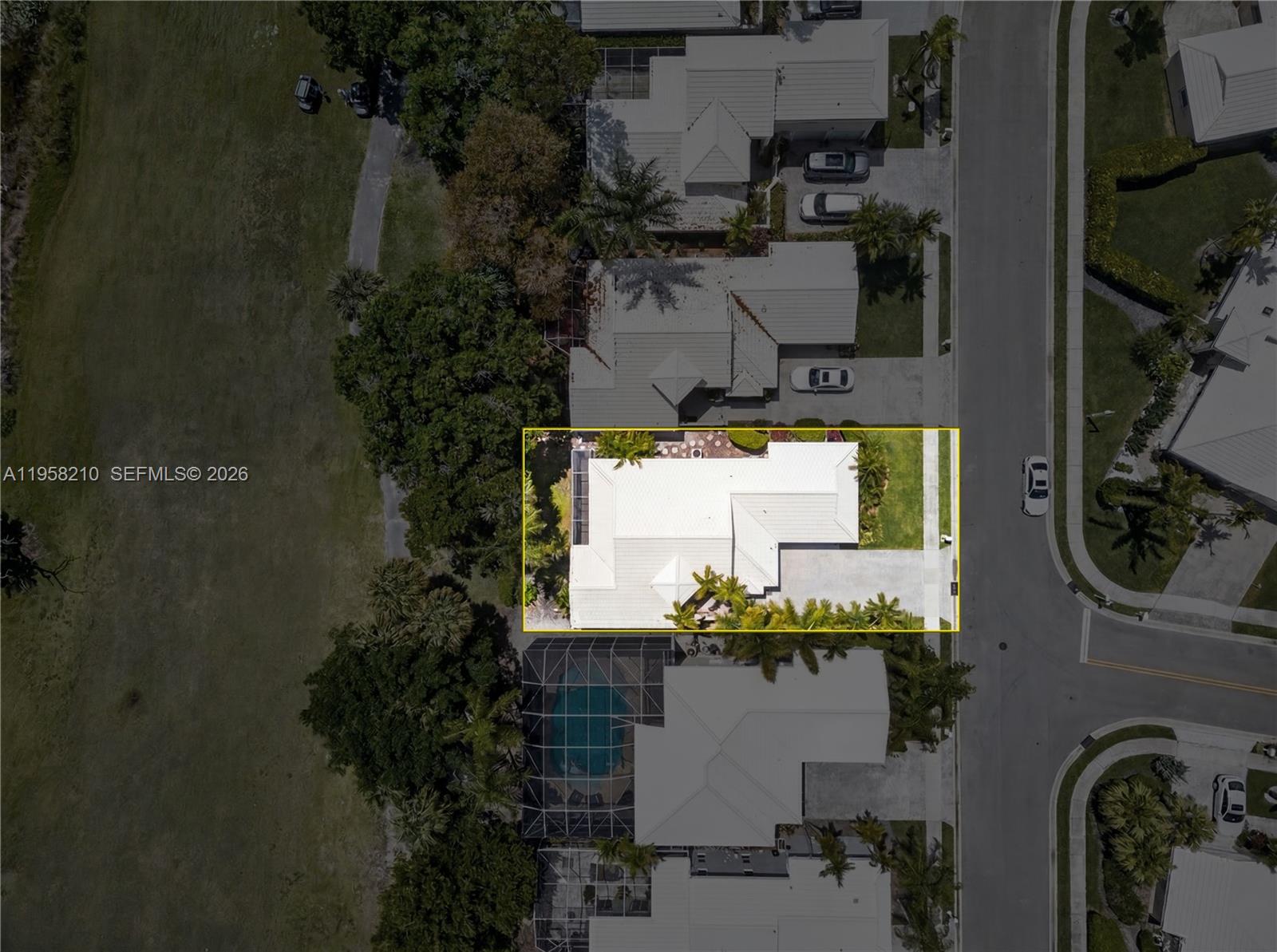 HOLLYWOOD LAKES COUNTRY C - Residential