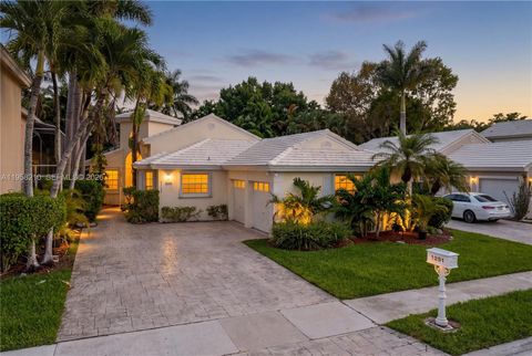 Photo of 1251 E Wilshire Cir E, Pembroke Pines, FL 33027 (MLS # A11958210)