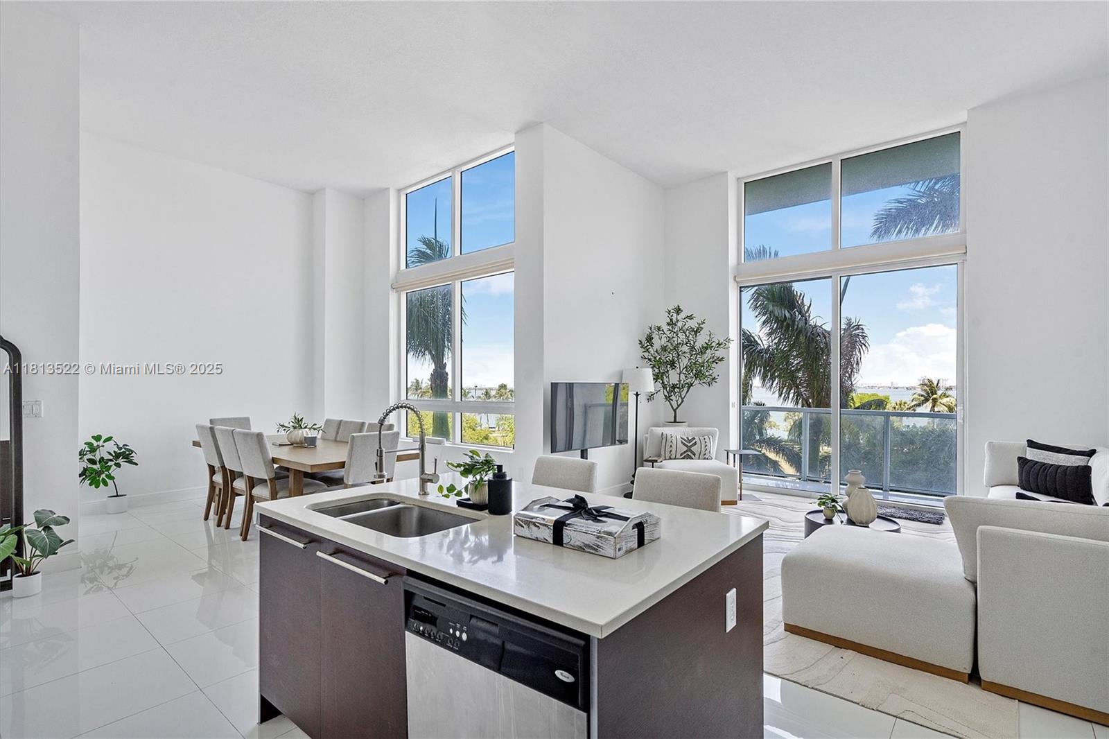 QUANTUM ON THE BAY CONDO - Residential