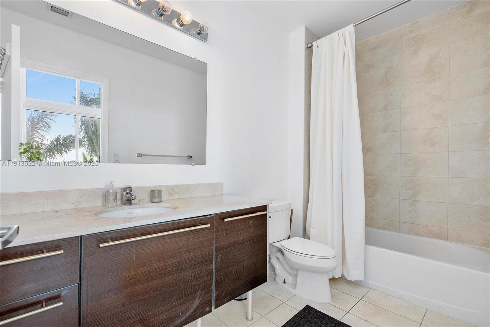 QUANTUM ON THE BAY CONDO - Residential