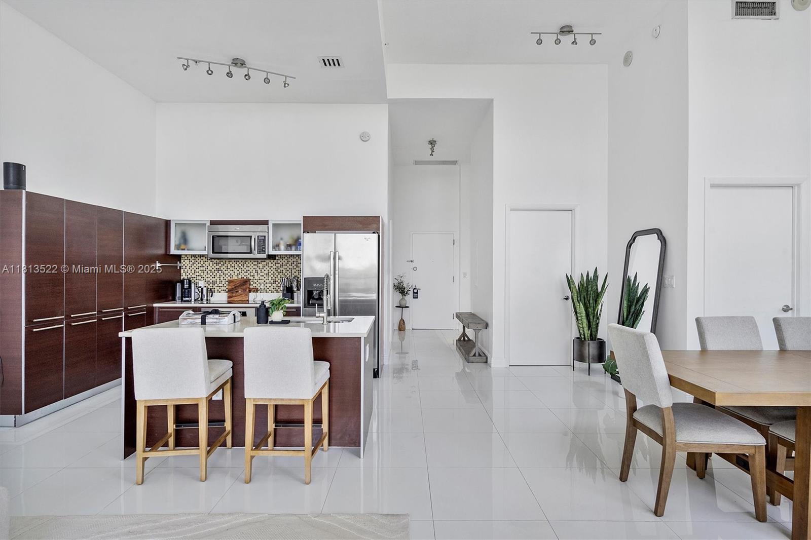 QUANTUM ON THE BAY CONDO - Residential