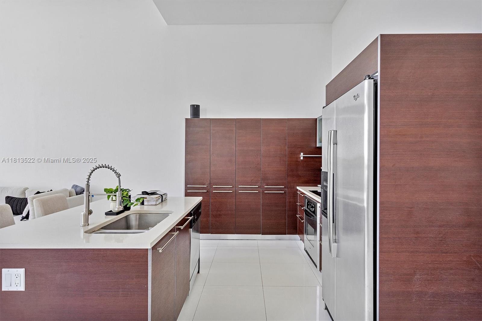 QUANTUM ON THE BAY CONDO - Residential