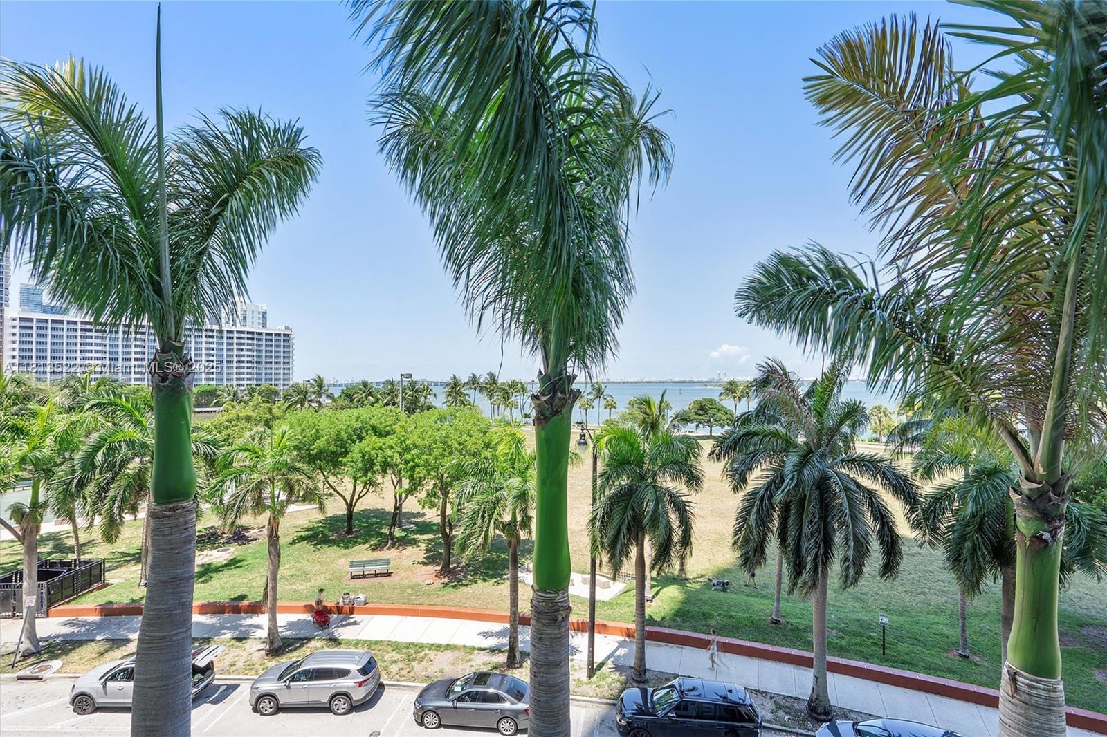 QUANTUM ON THE BAY CONDO - Residential