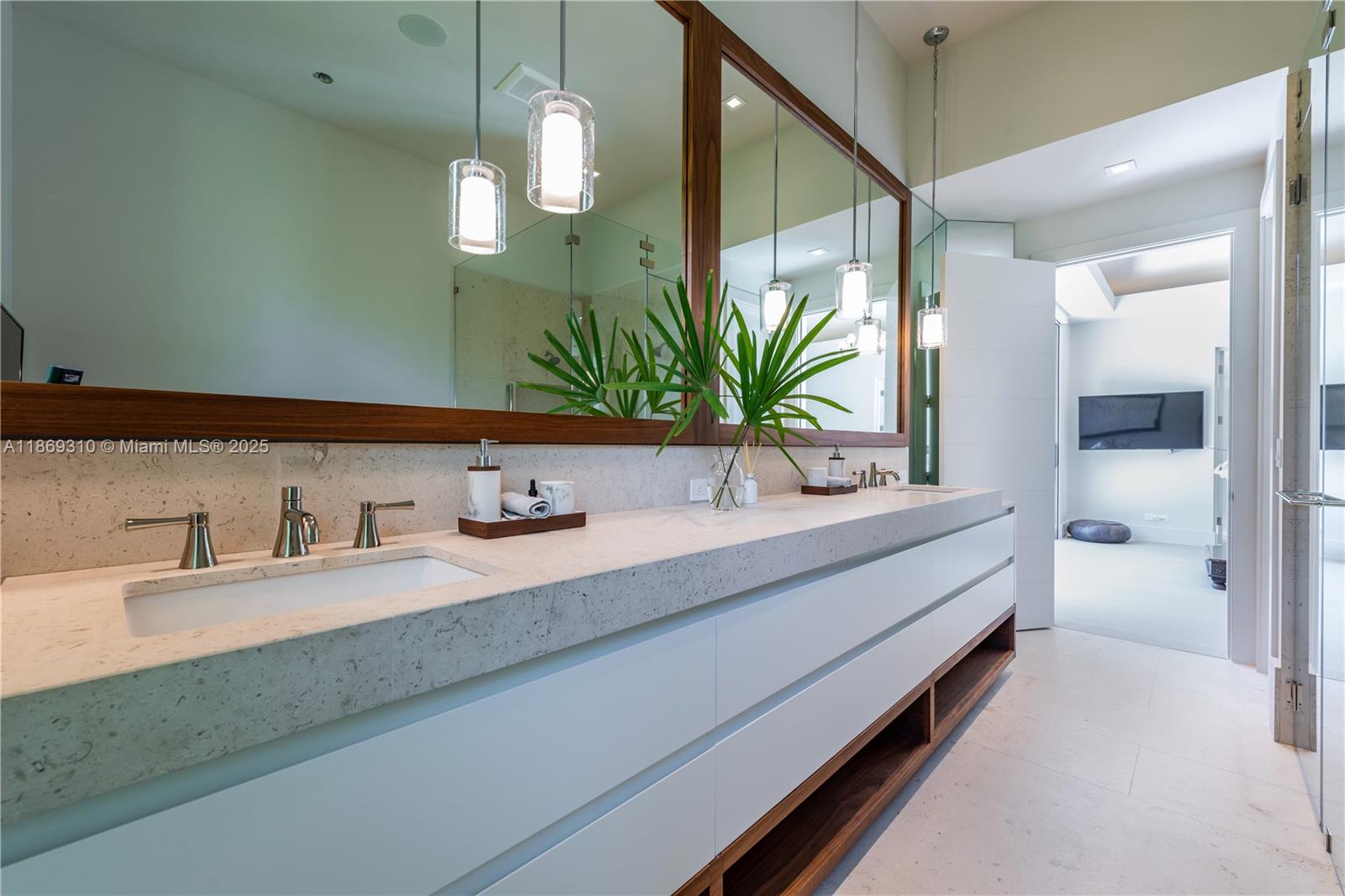 BISCAYNE HEIGHTS - Residential Lease