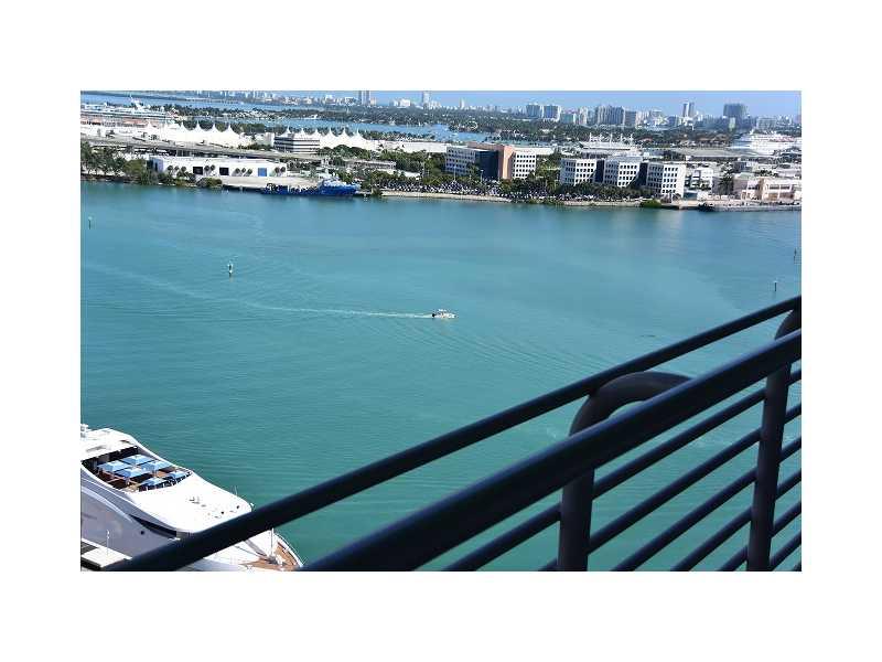1/1 STUNNING WATER VIEWS. EUROPEAN STYLE KIT WITH SS APPLIANCES,