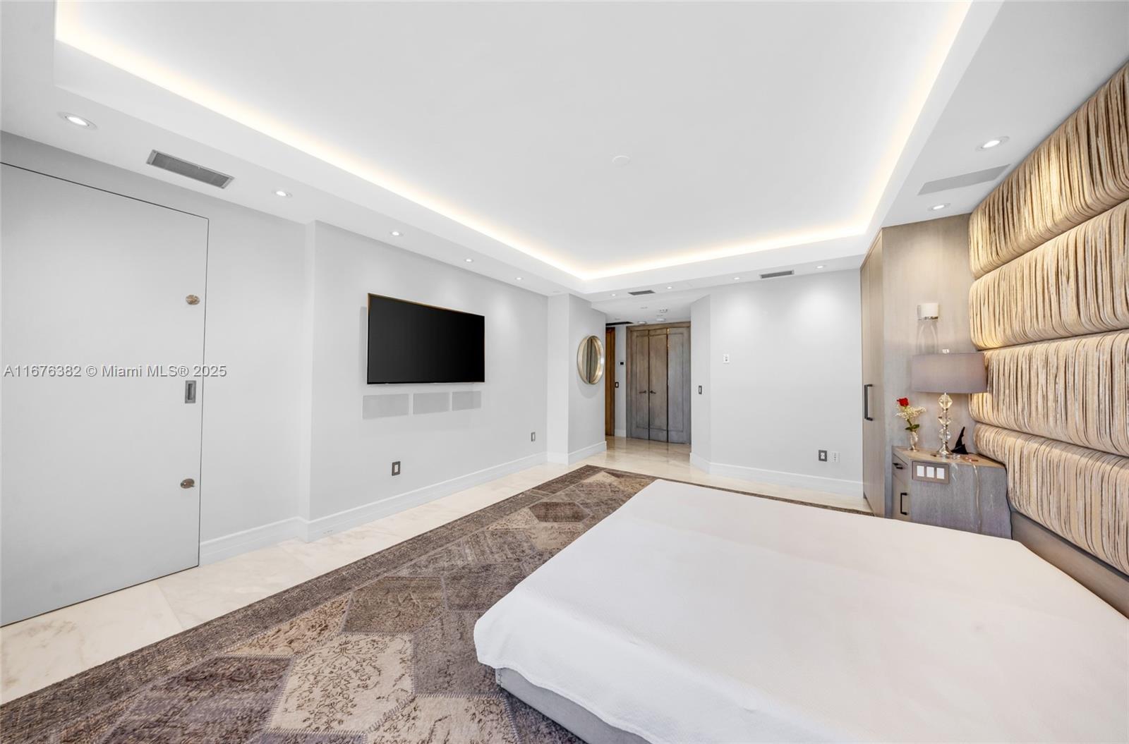 BALMORAL CONDO - Residential