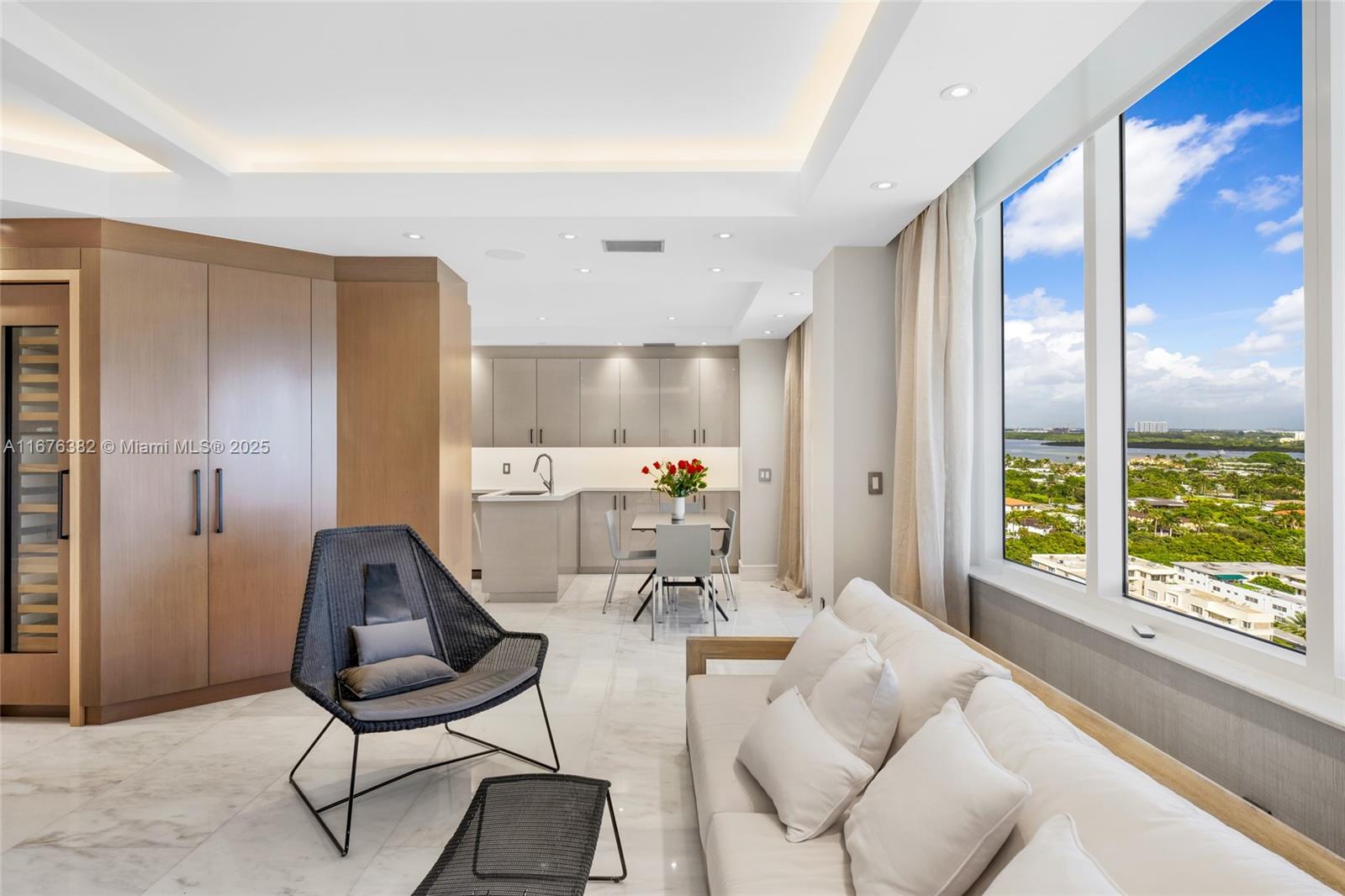 BALMORAL CONDO - Residential