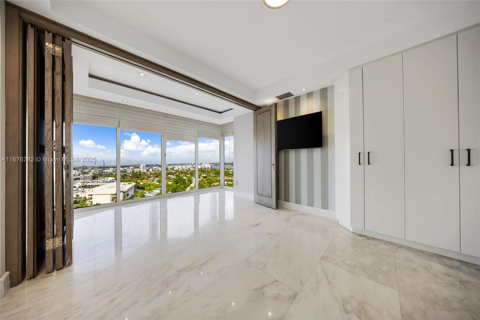 BALMORAL CONDO - Residential