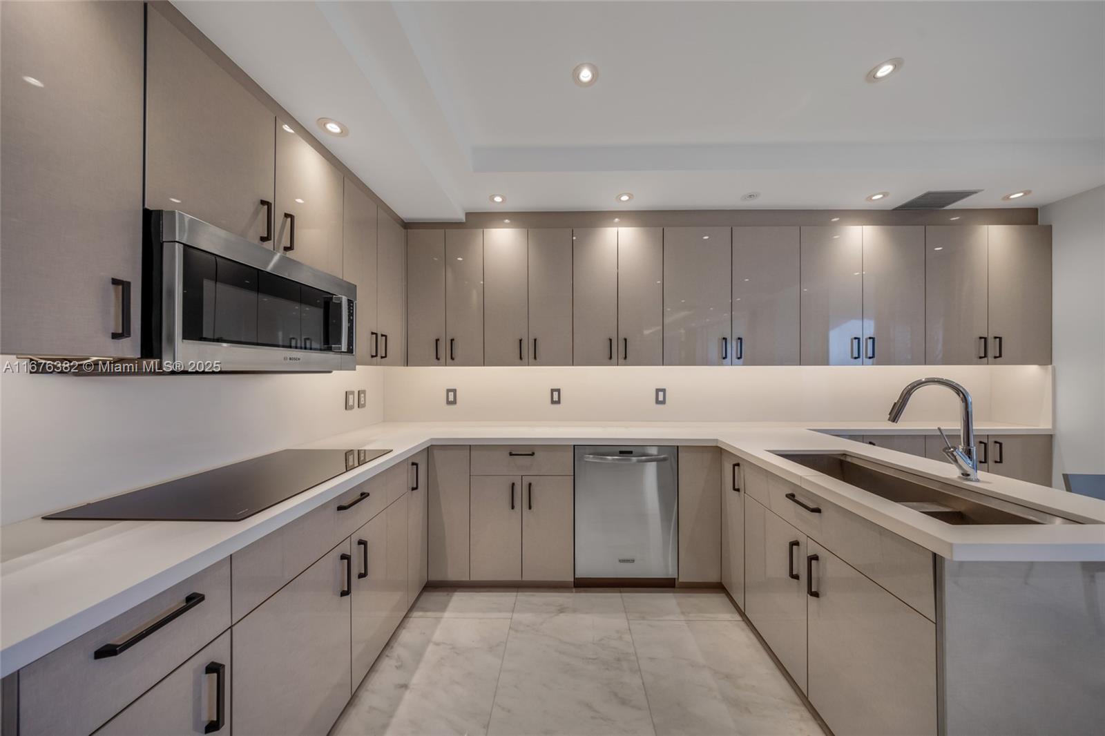 BALMORAL CONDO - Residential