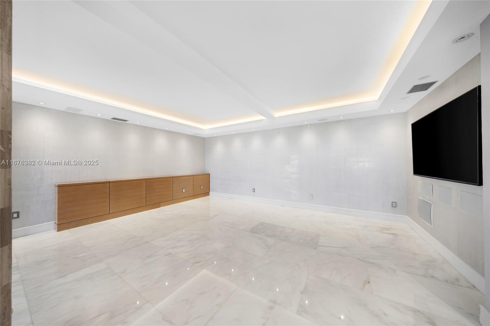 BALMORAL CONDO - Residential