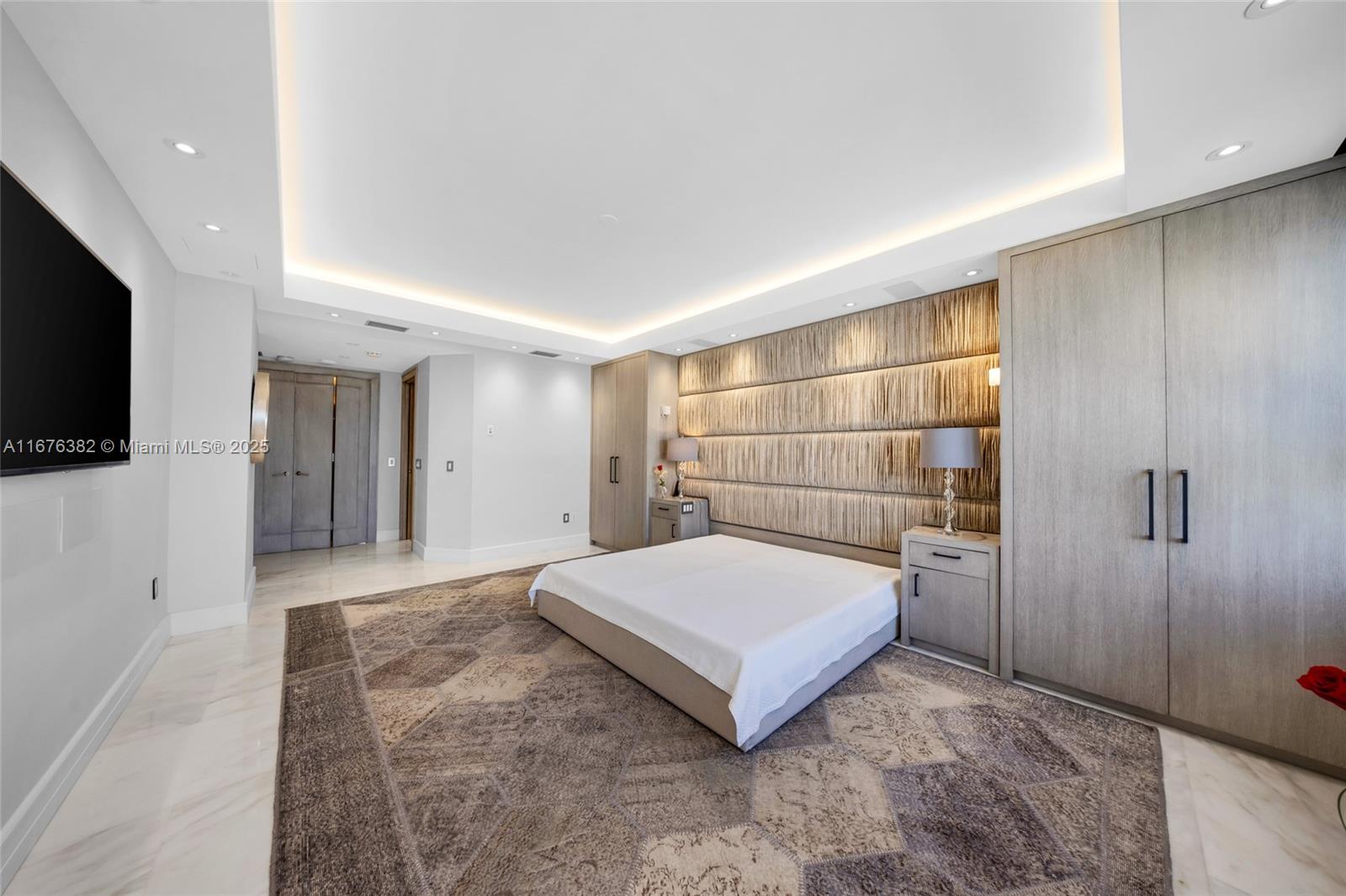BALMORAL CONDO - Residential