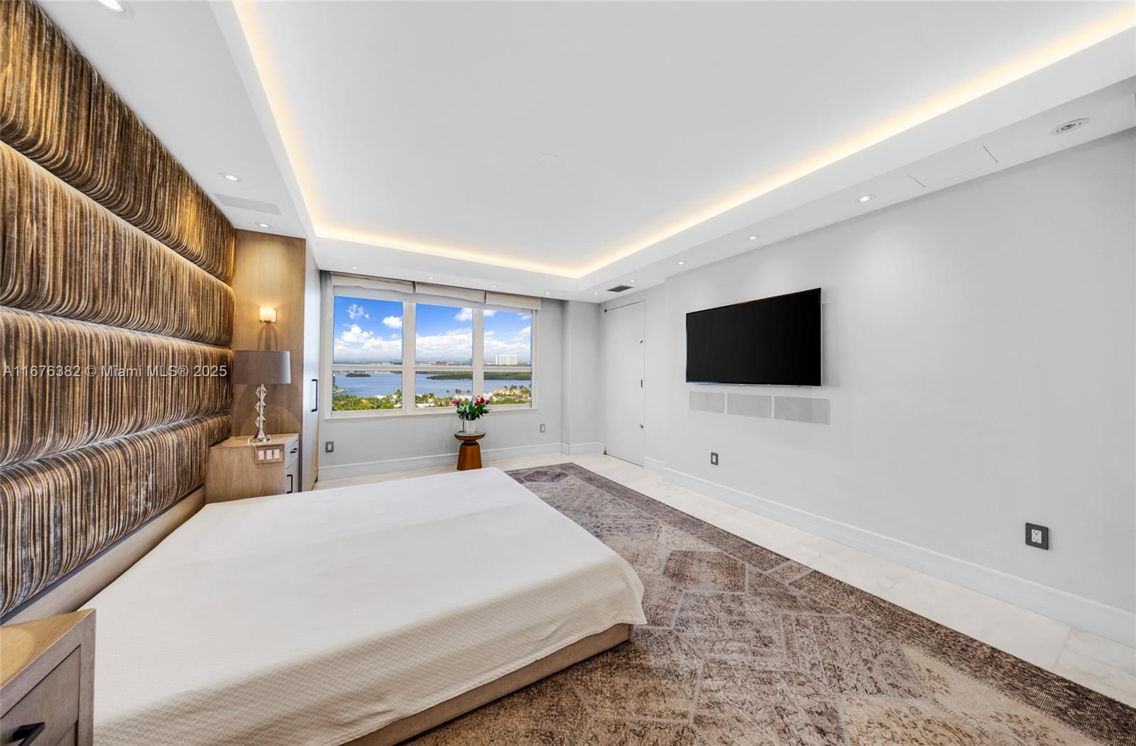 BALMORAL CONDO - Residential