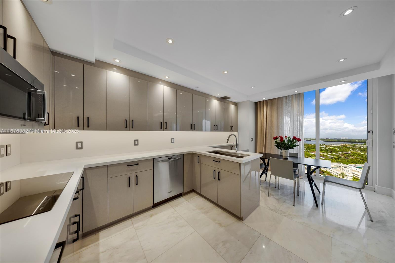 BALMORAL CONDO - Residential