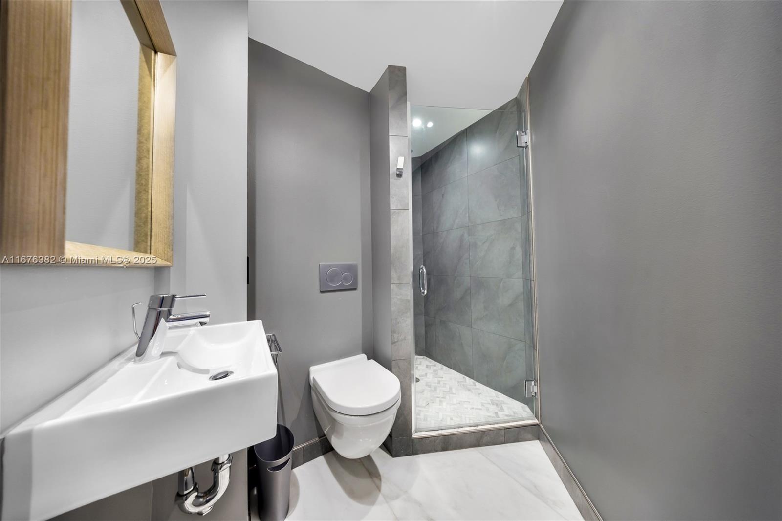 BALMORAL CONDO - Residential