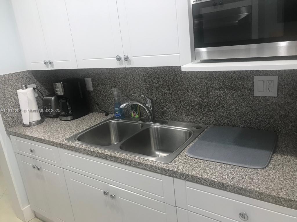 MIMO ON THE BEACH IX COND - Residential Lease