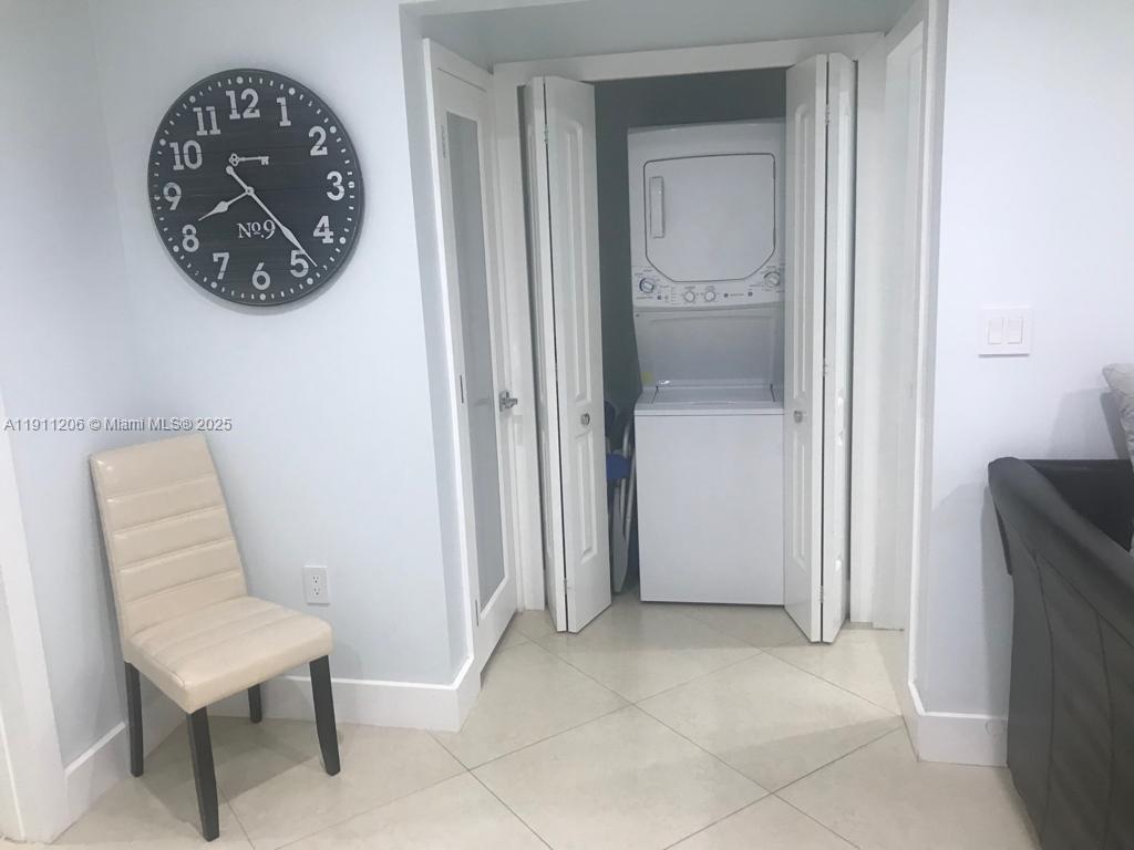 MIMO ON THE BEACH IX COND - Residential Lease