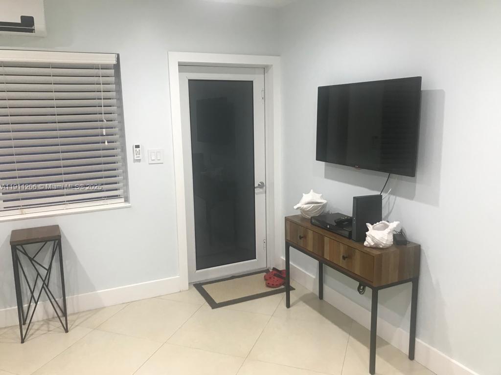 MIMO ON THE BEACH IX COND - Residential Lease