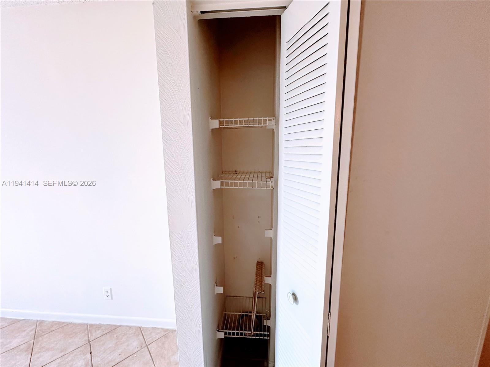 HERITAGE CIRCLE CONDO - Residential