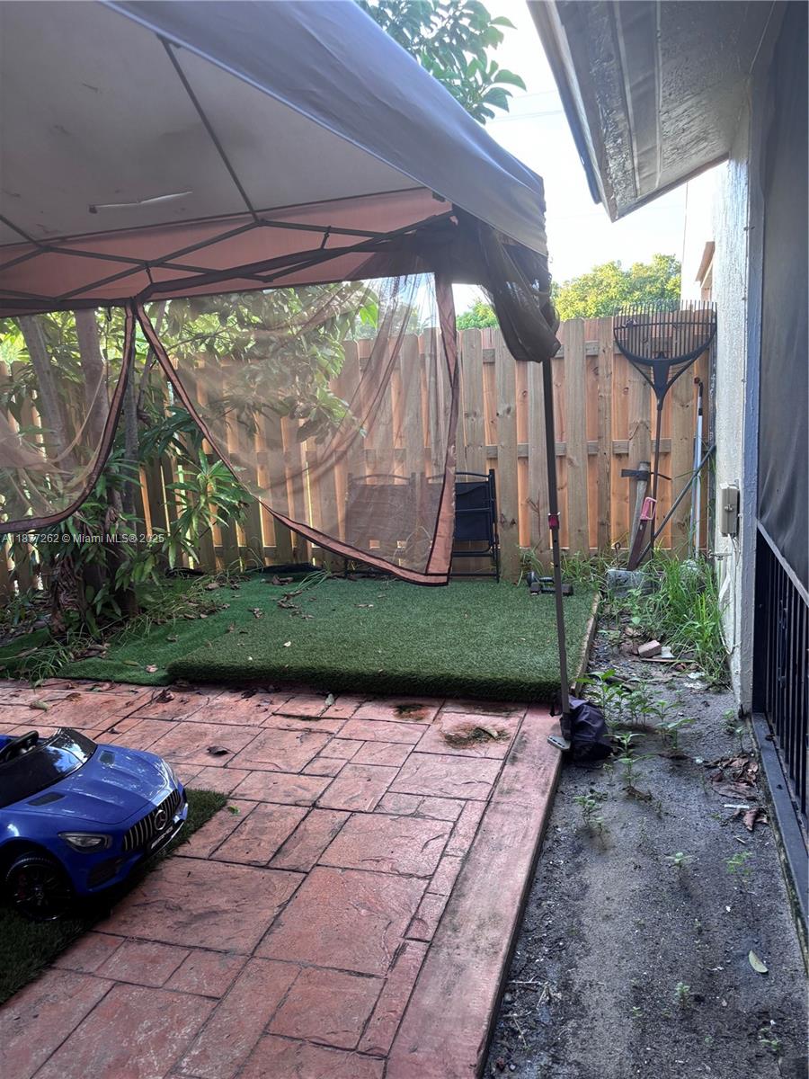 SIERRA RIDGE CONDO A - Residential