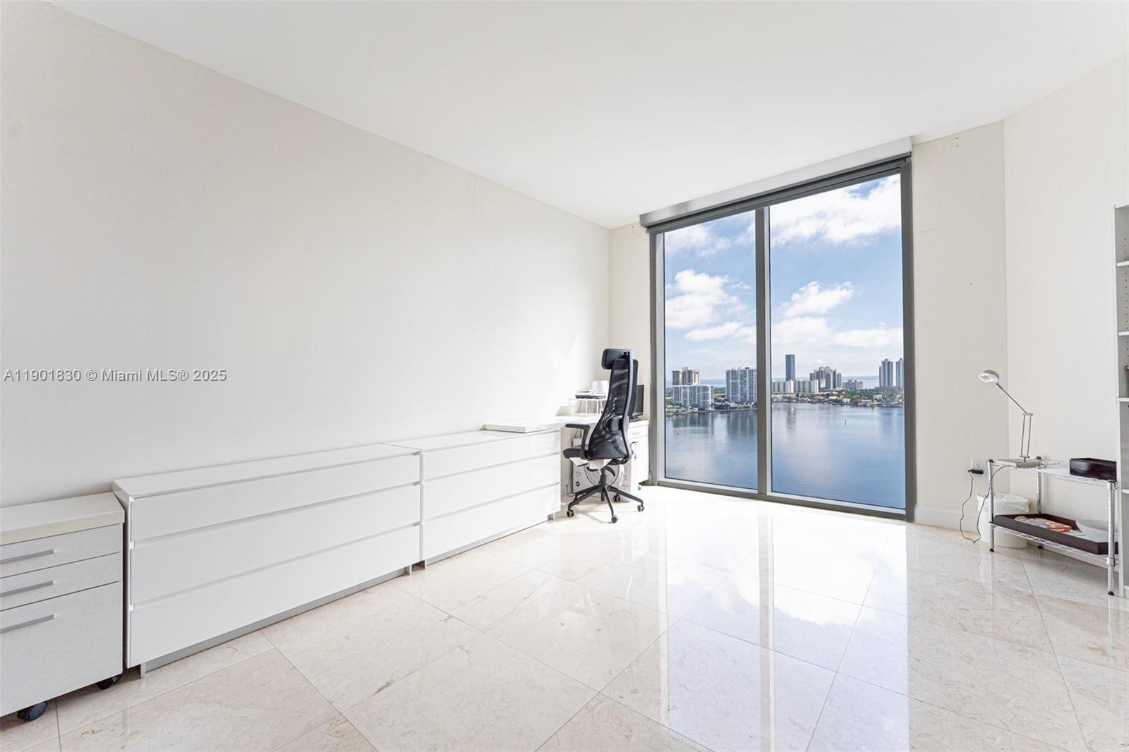 THE PENINSULA II CONDO - Residential