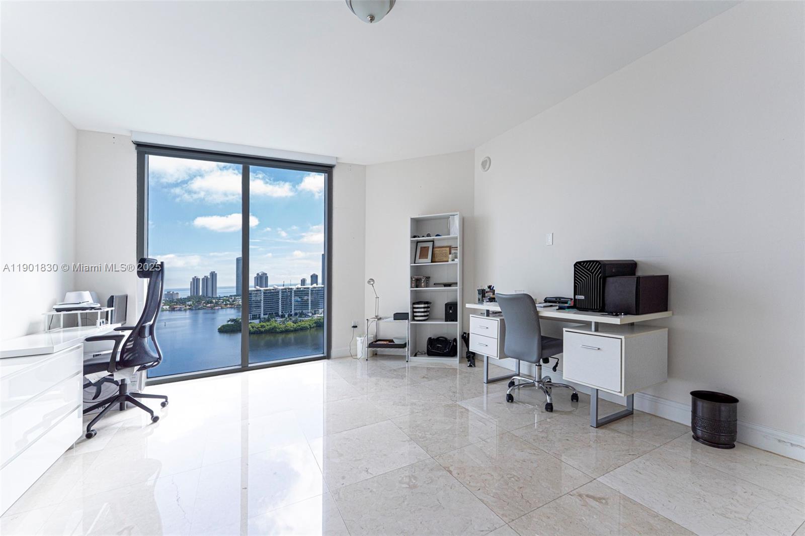 THE PENINSULA II CONDO - Residential