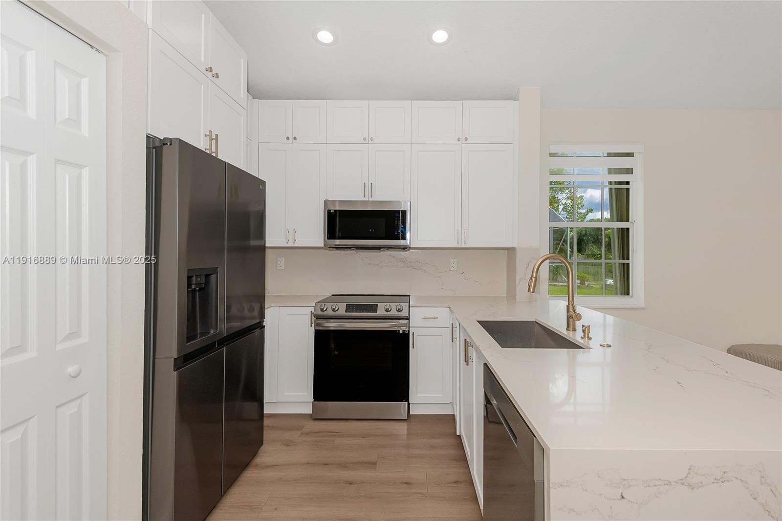 PARCEL D AT SUNSET LAKES - Residential Lease