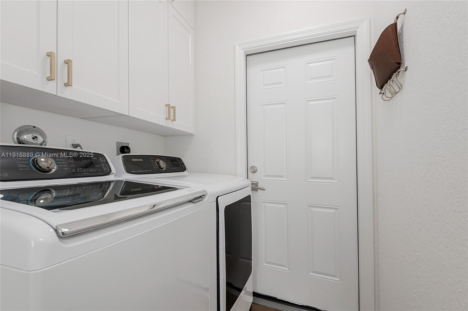 PARCEL D AT SUNSET LAKES - Residential Lease