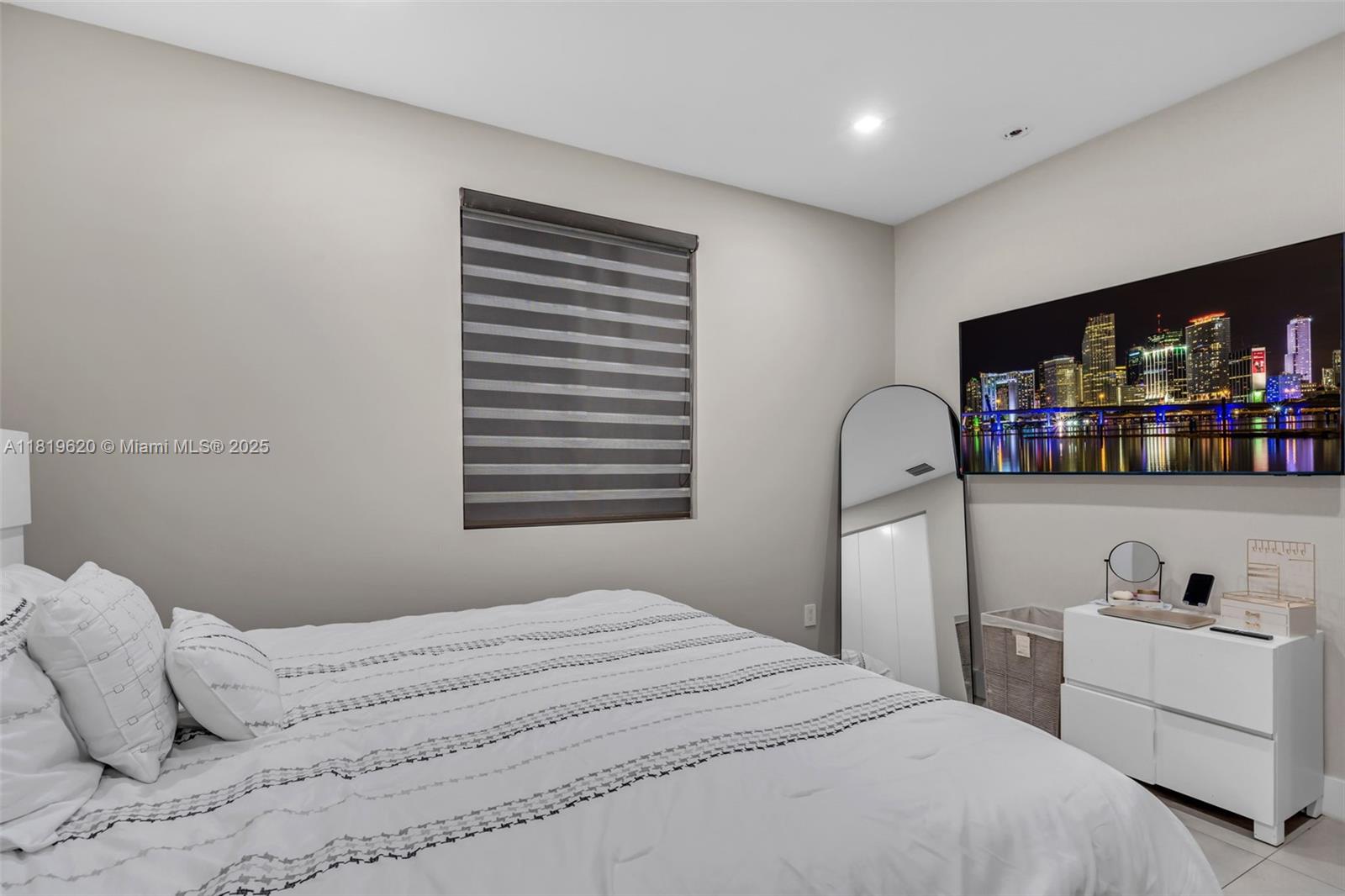 DORAL COMMONS RESIDENTIAL - Residential Lease
