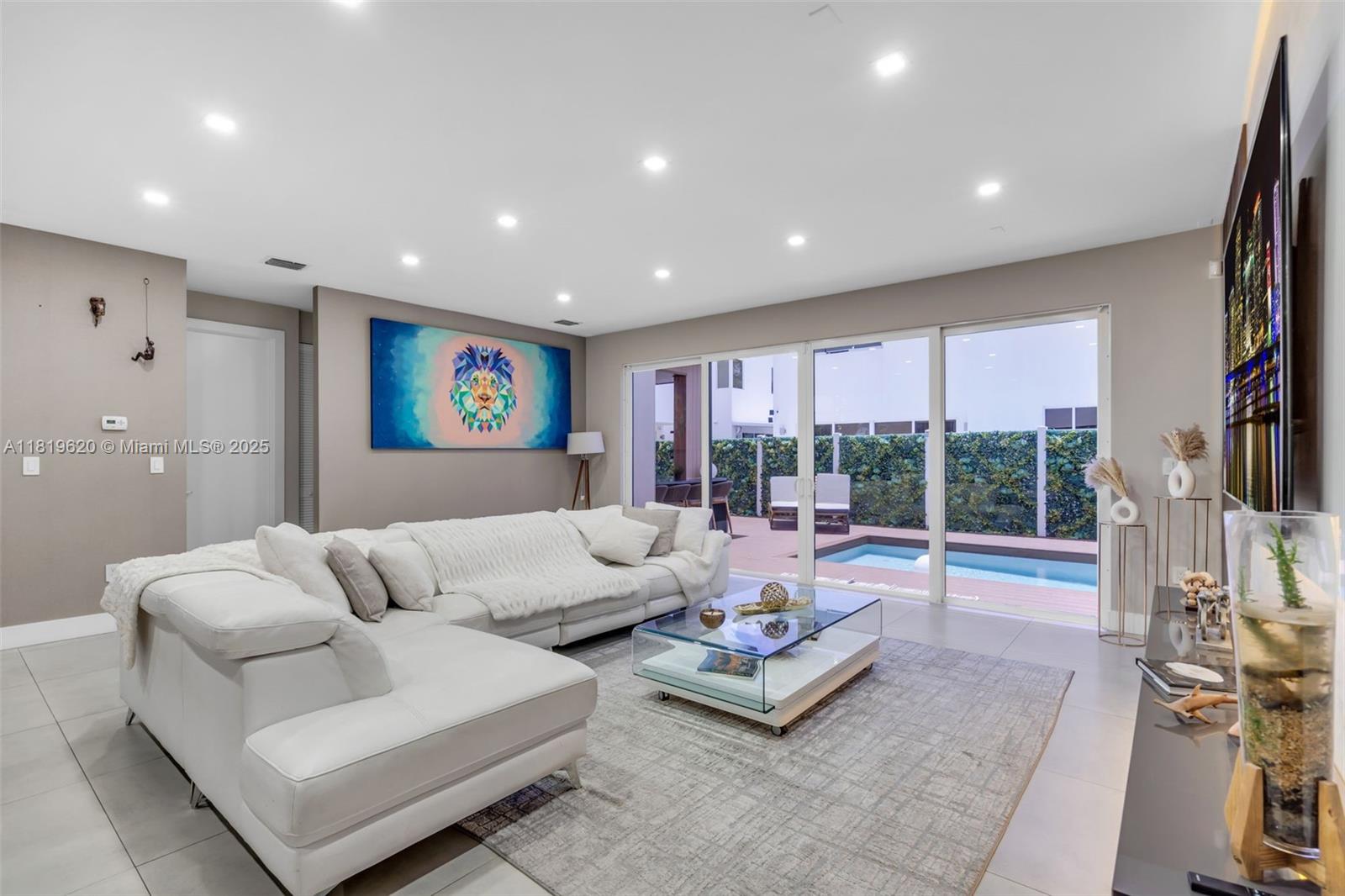 DORAL COMMONS RESIDENTIAL - Residential Lease