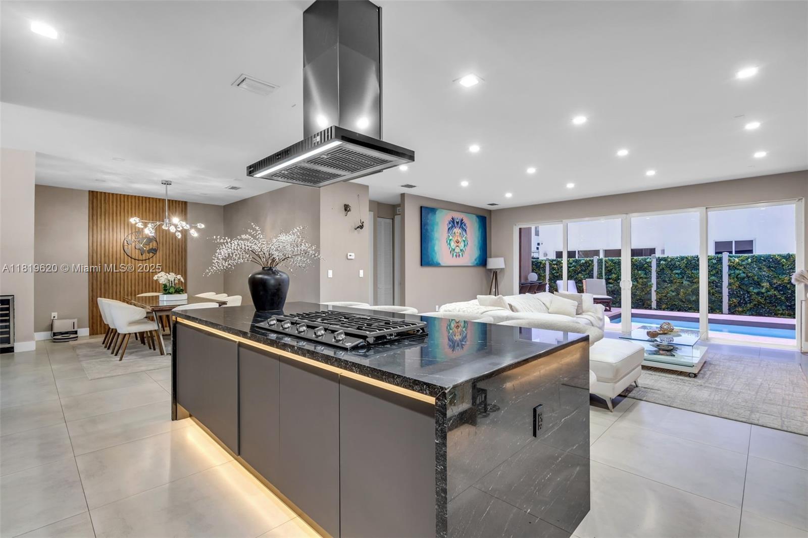 DORAL COMMONS RESIDENTIAL - Residential Lease