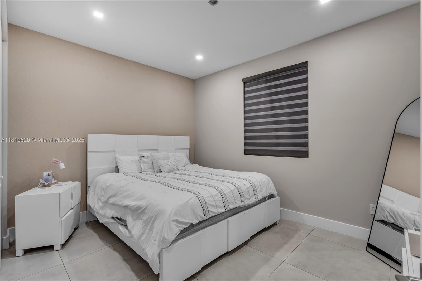 DORAL COMMONS RESIDENTIAL - Residential Lease