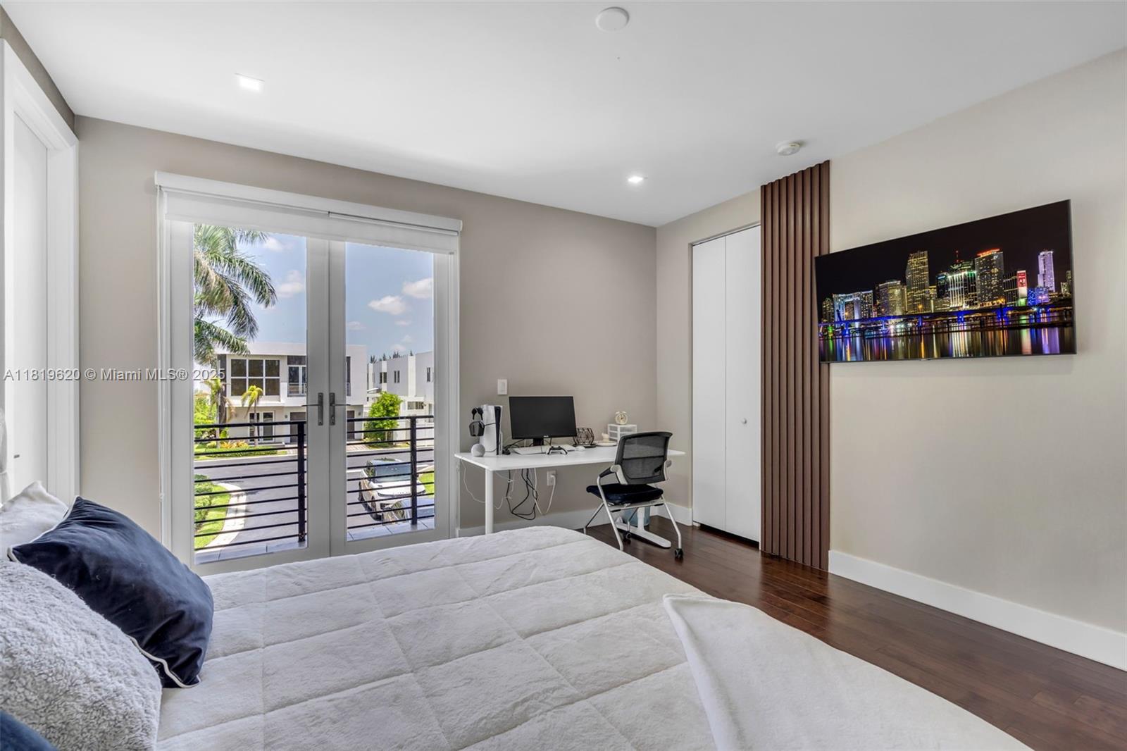 DORAL COMMONS RESIDENTIAL - Residential Lease