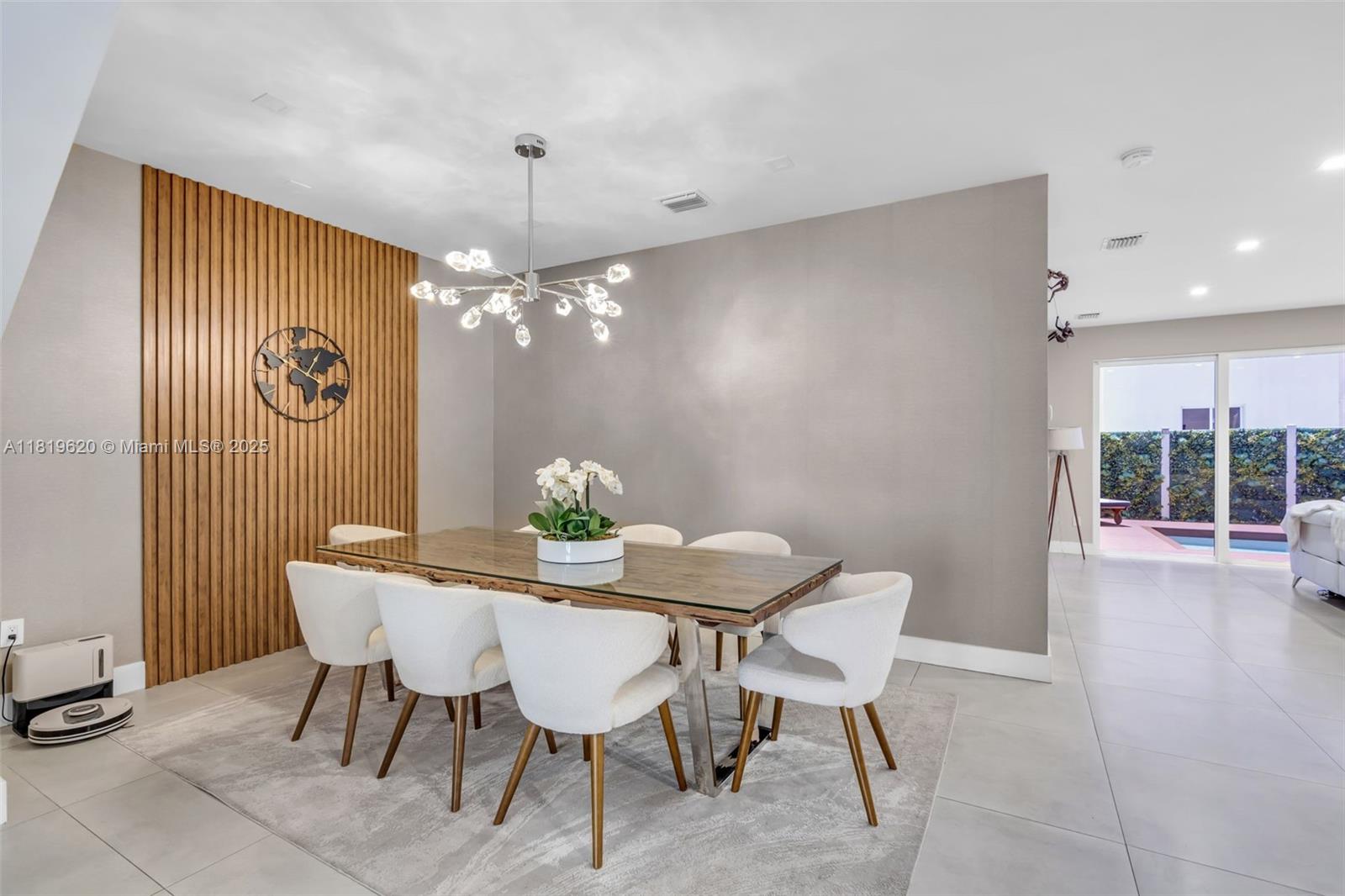 DORAL COMMONS RESIDENTIAL - Residential Lease