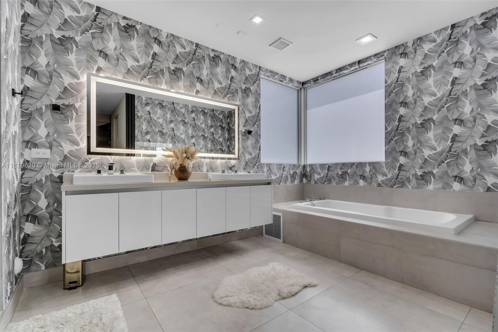 DORAL COMMONS RESIDENTIAL - Residential Lease