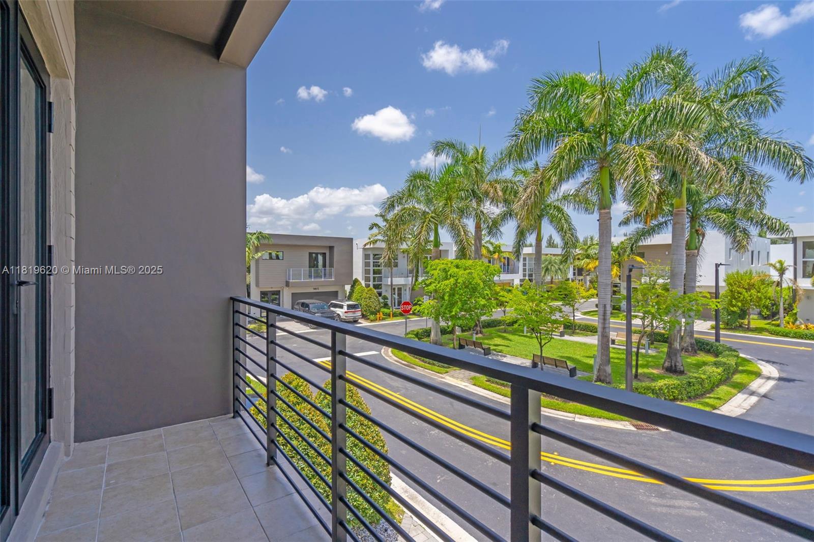 DORAL COMMONS RESIDENTIAL - Residential Lease