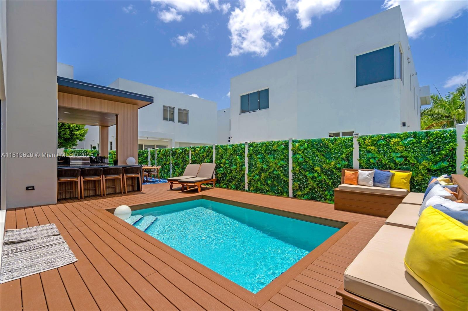 DORAL COMMONS RESIDENTIAL - Residential Lease