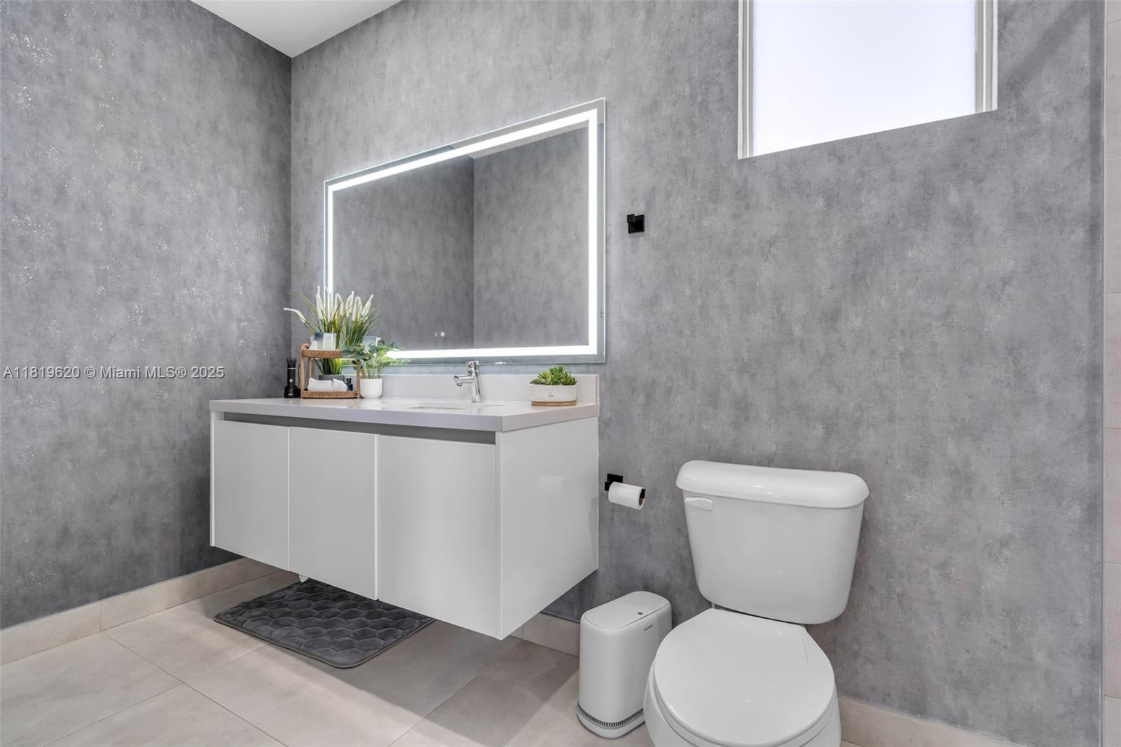 DORAL COMMONS RESIDENTIAL - Residential Lease