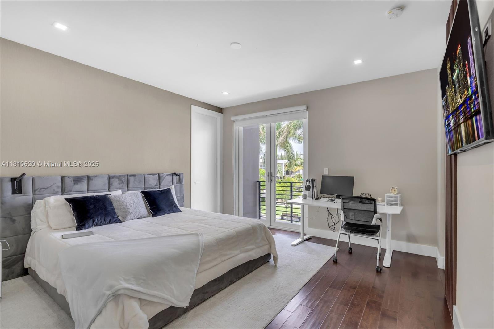 DORAL COMMONS RESIDENTIAL - Residential Lease
