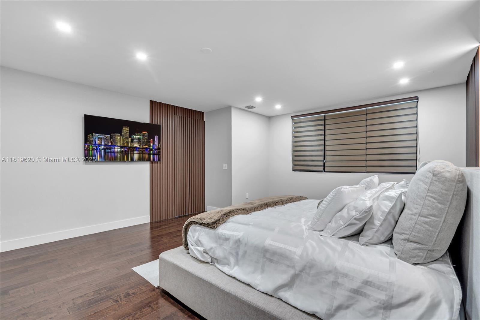 DORAL COMMONS RESIDENTIAL - Residential Lease