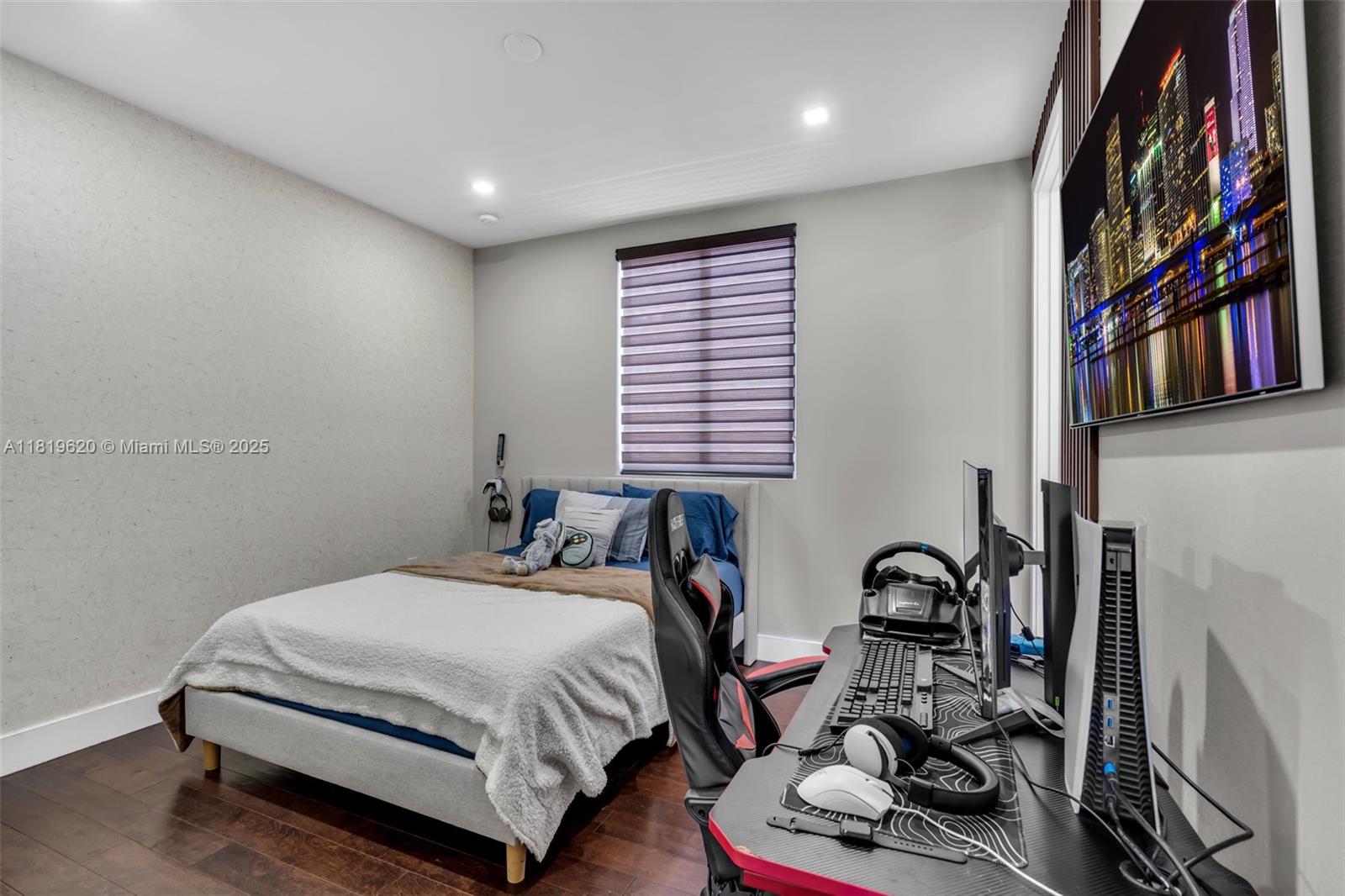 DORAL COMMONS RESIDENTIAL - Residential Lease