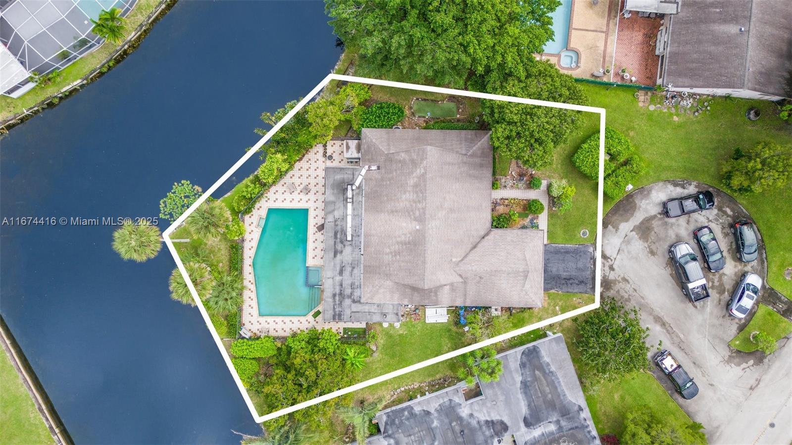 5106 Bayberry Ln