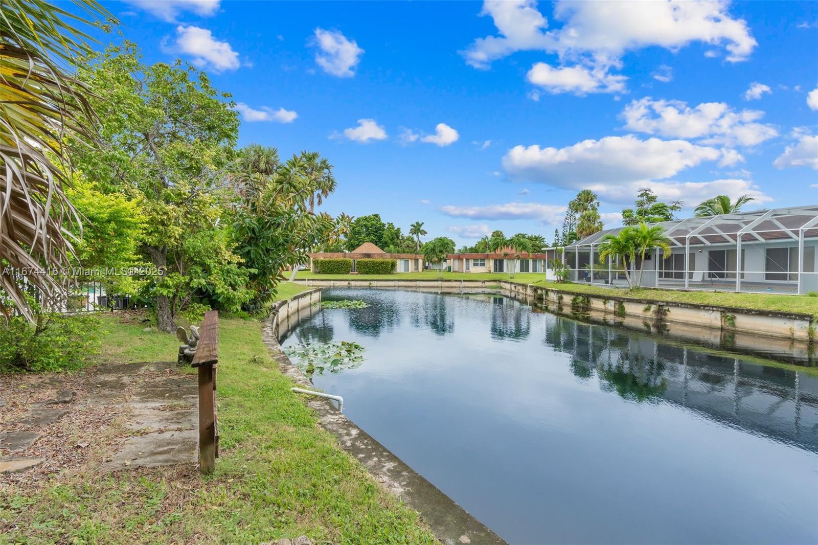 5106 Bayberry Ln