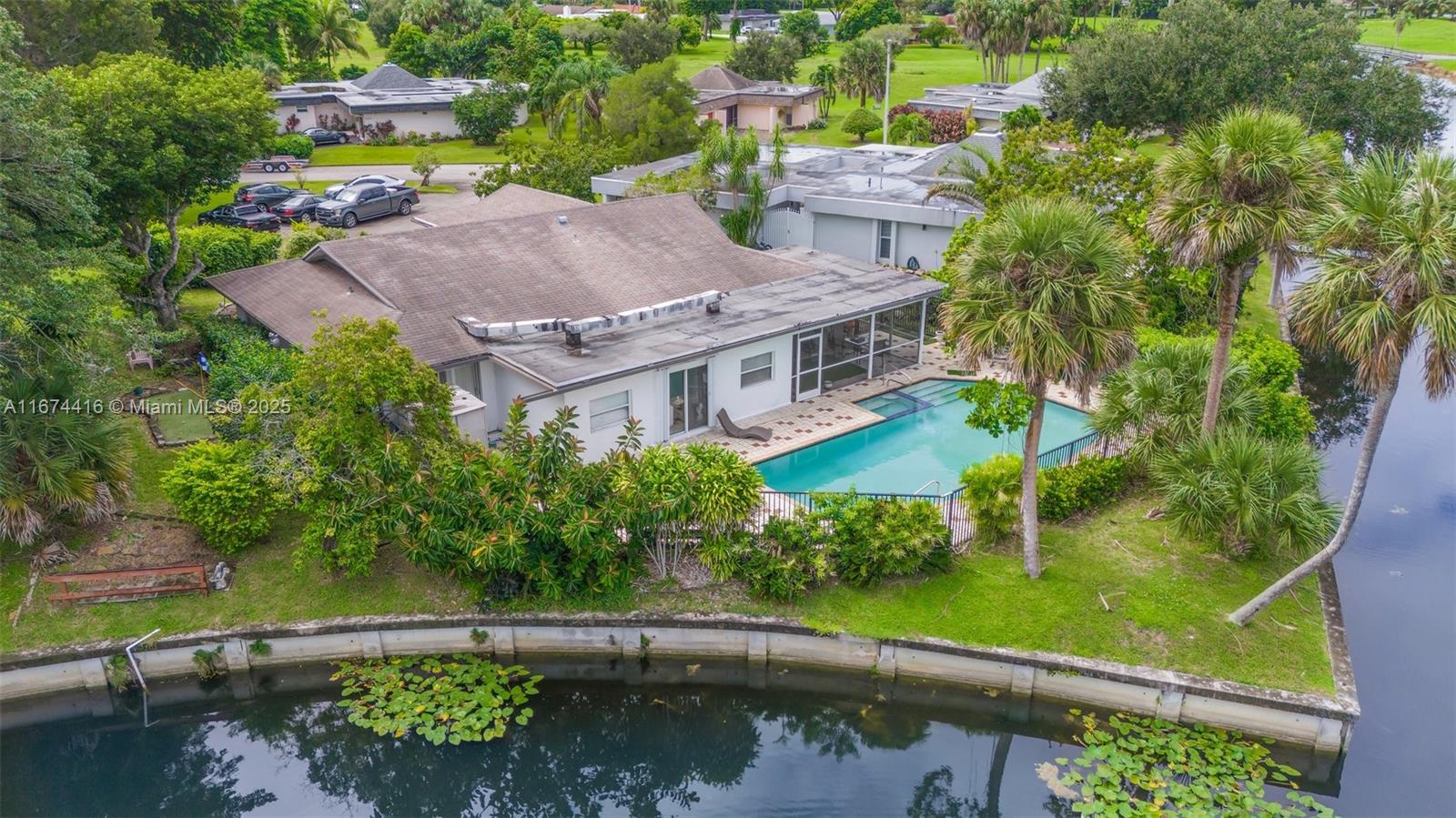 5106 Bayberry Ln