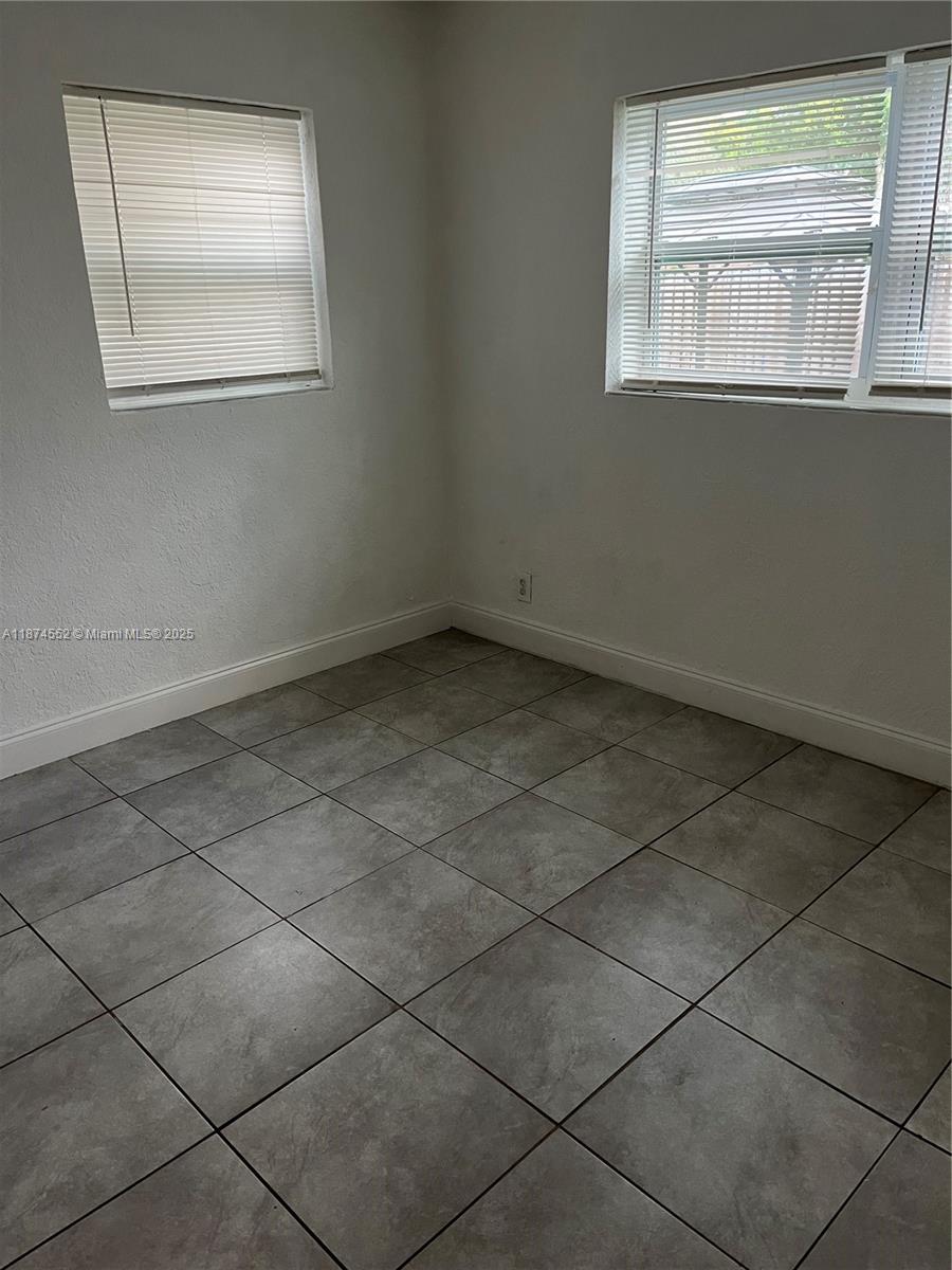 LAUDERDALE VILLAS - Residential