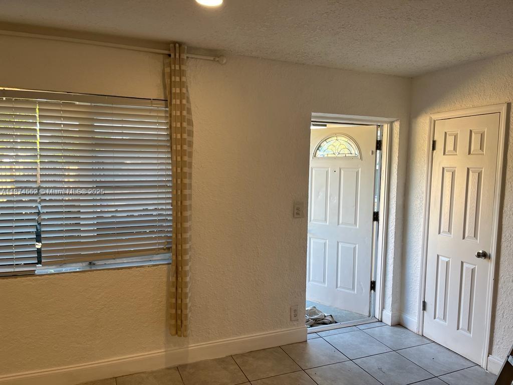 LAUDERDALE VILLAS - Residential