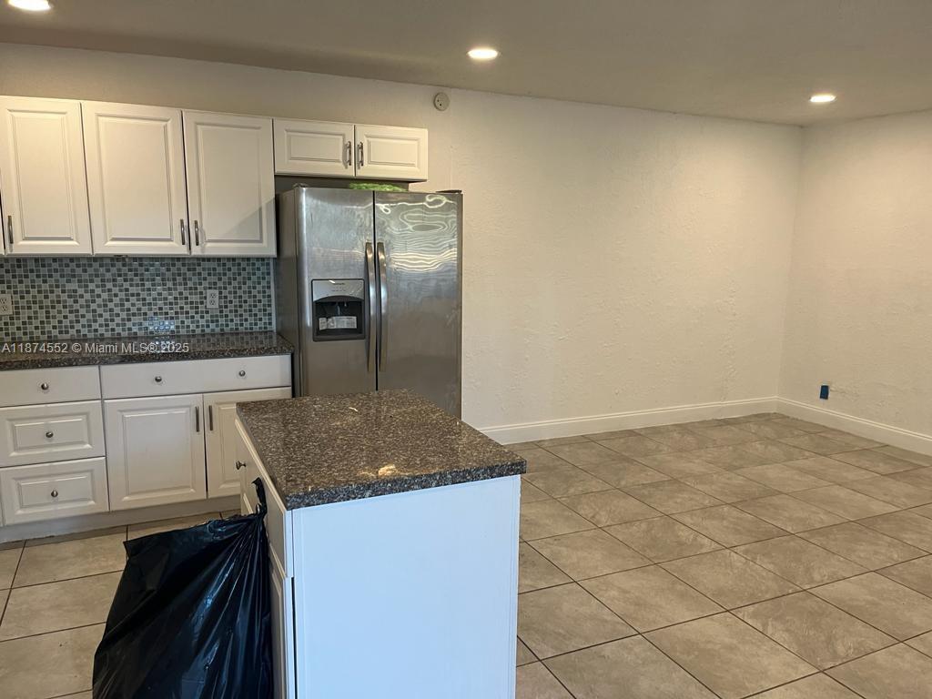 LAUDERDALE VILLAS - Residential