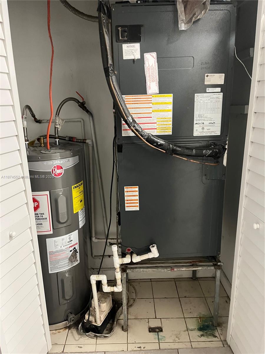 LAUDERDALE VILLAS - Residential