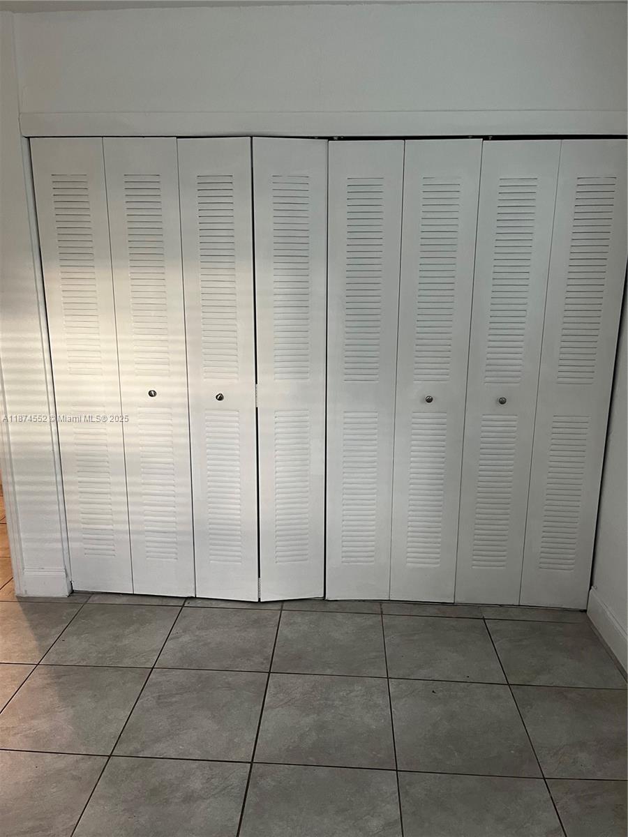 LAUDERDALE VILLAS - Residential