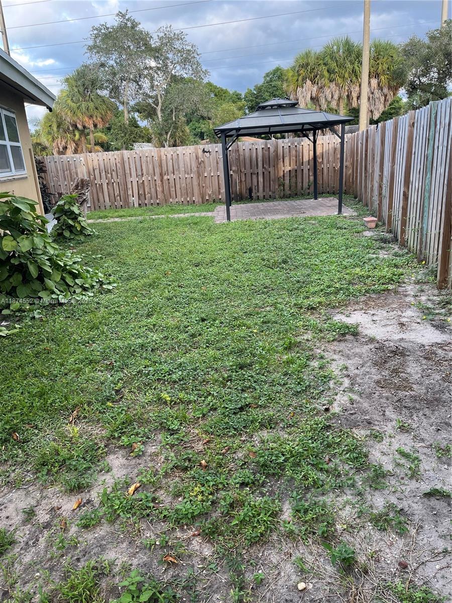 LAUDERDALE VILLAS - Residential