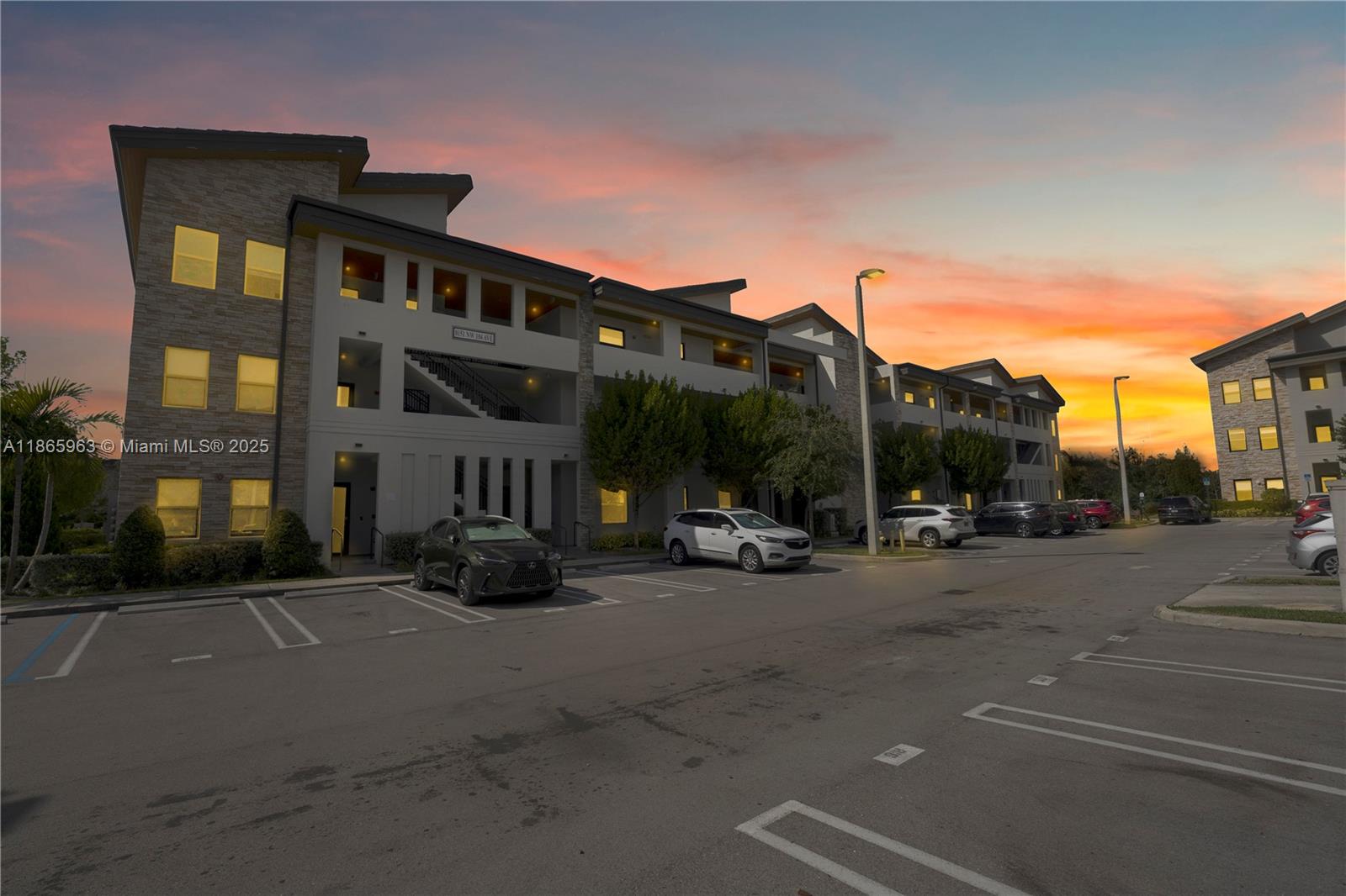 APEX AT PARK CENTRAL COND - Residential